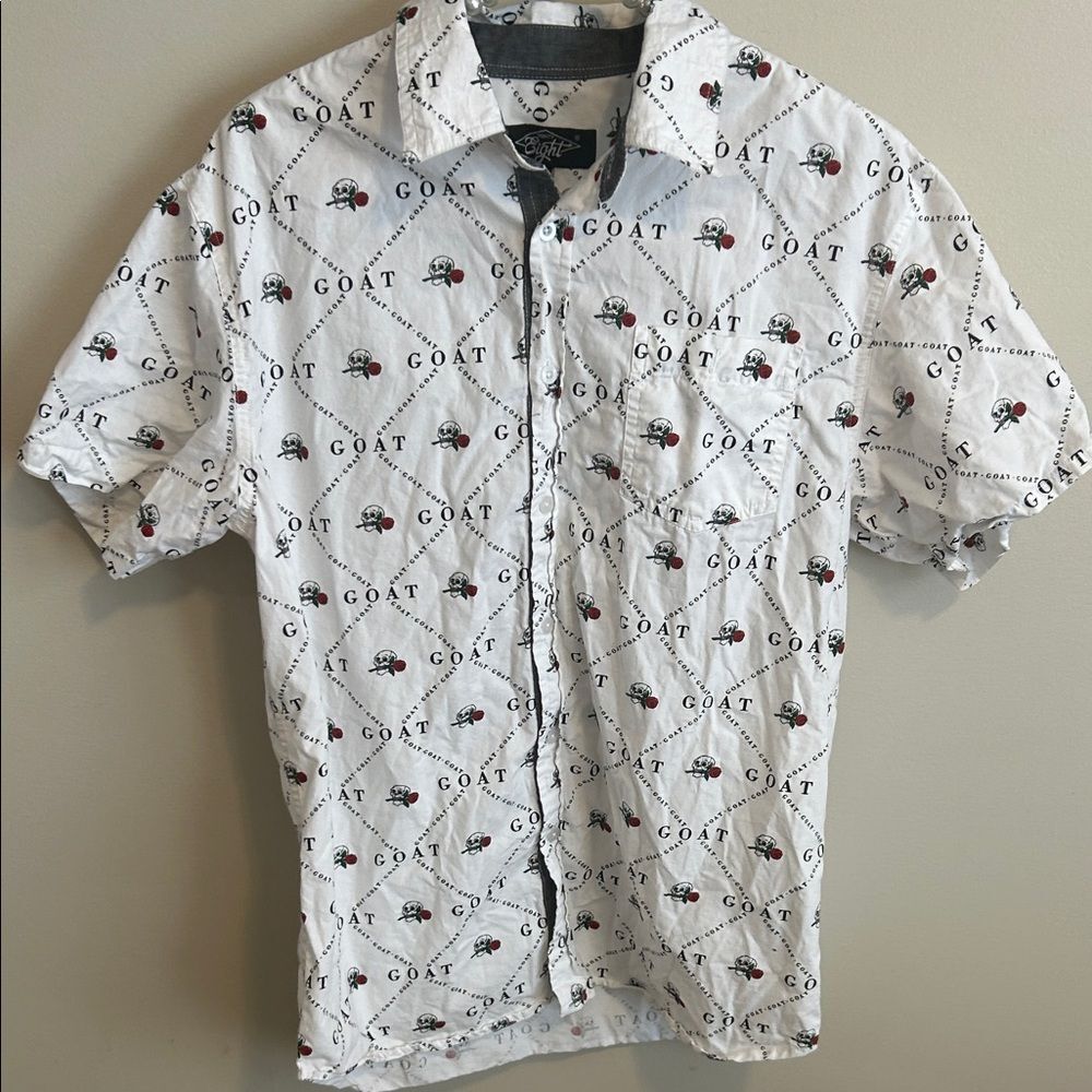 Eighty Eight Brand Goat Woven Short Sleeve Button Down Shirt. Size Large